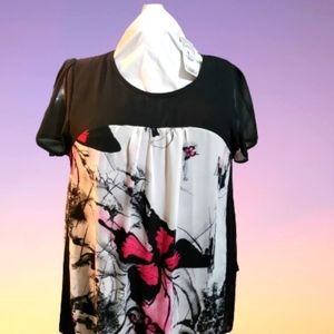 BRAND NEW Womans Blouse